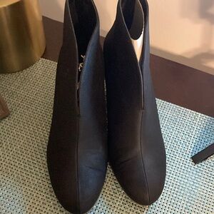 Nice dress ladies shoe boots A2 wood heels taps added heel protection